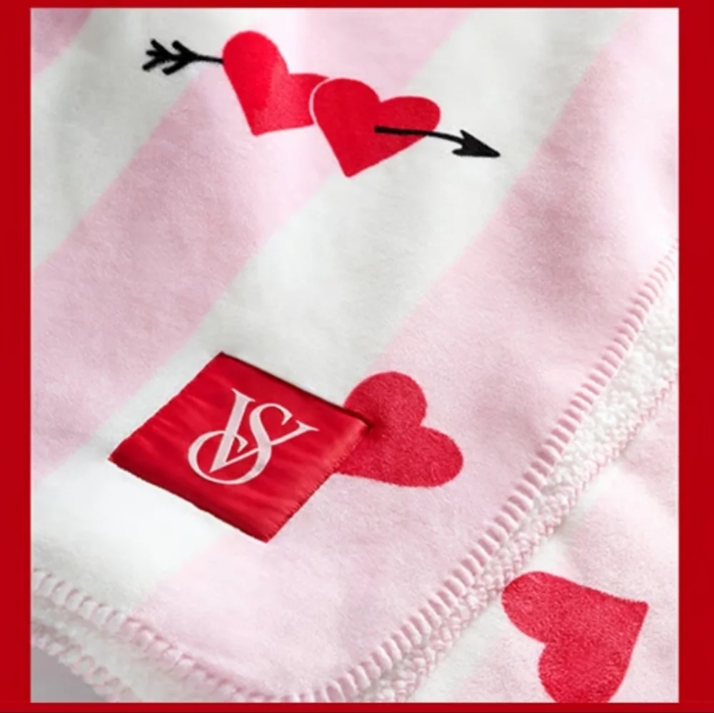 ❤️ VICTORIA'S SECRET Cozy Fleece Sherpa VALENTINES DAY THROW BLANKET ❤️